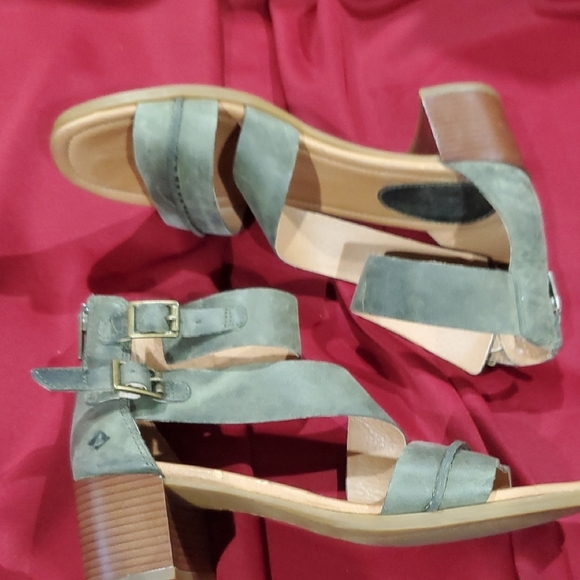 Sperry Green Heels with Criss-Cross Straps - Picture 5 of 8